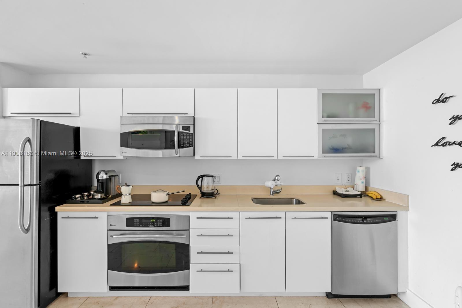 90 SW 3rd St #1209, Miami FL 33130