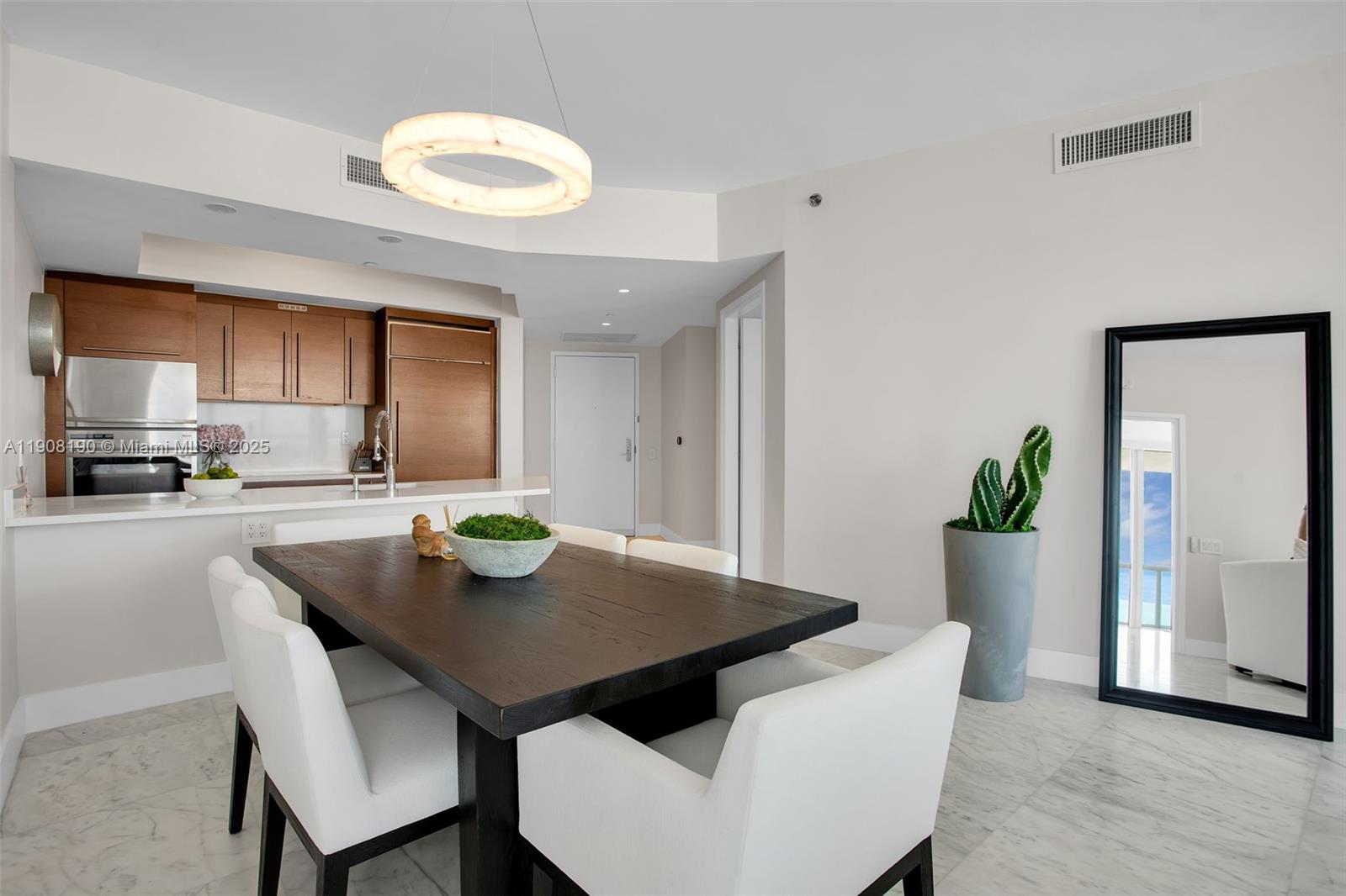 450 Alton Rd #2110, Miami Beach FL 33139