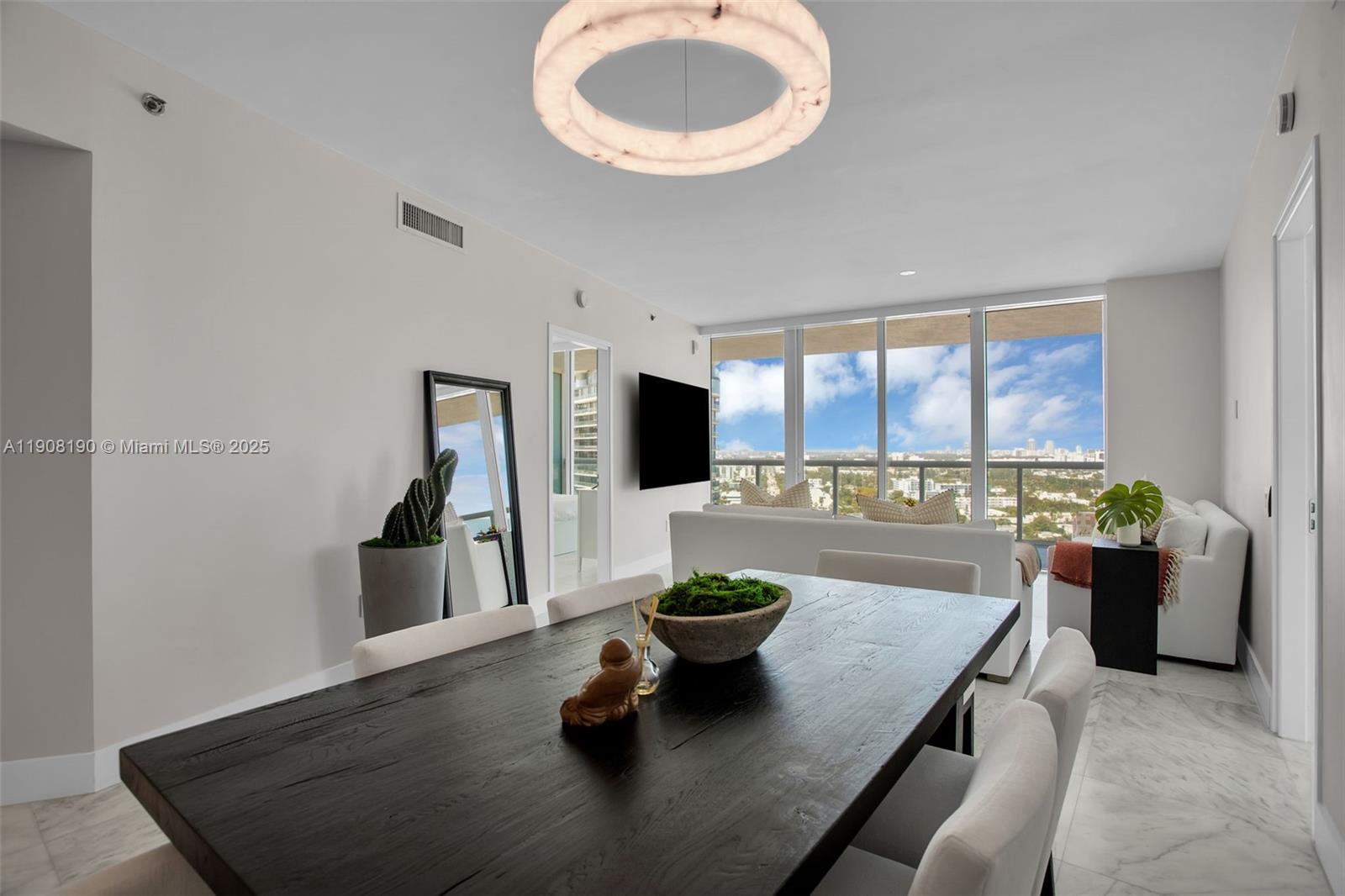450 Alton Rd #2110, Miami Beach FL 33139