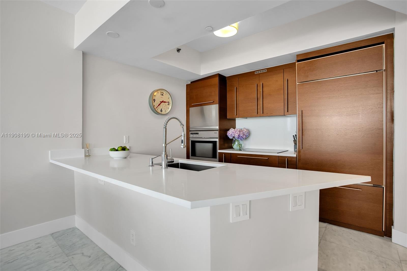 450 Alton Rd #2110, Miami Beach FL 33139