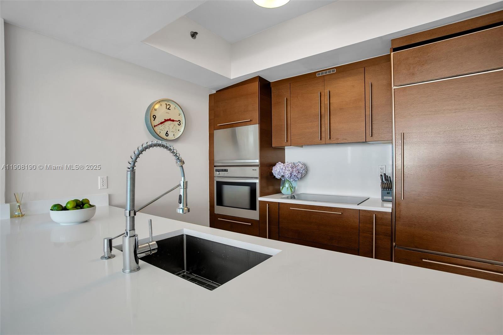 450 Alton Rd #2110, Miami Beach FL 33139