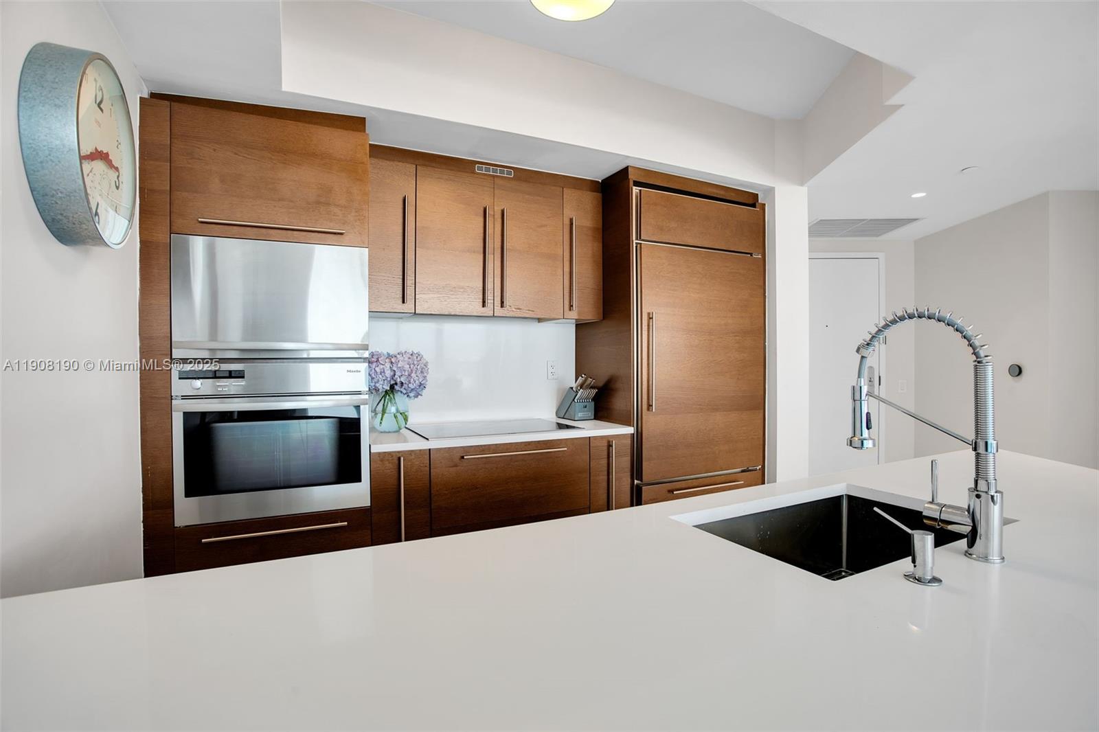 450 Alton Rd #2110, Miami Beach FL 33139