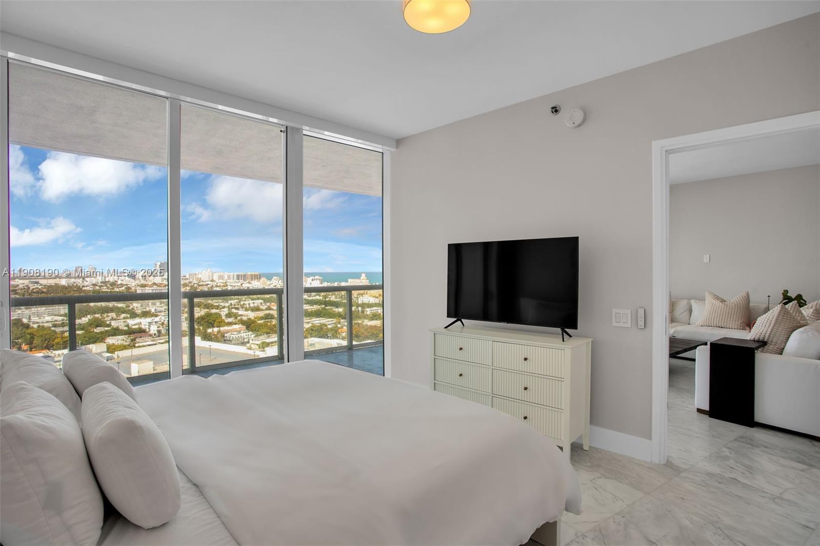 450 Alton Rd #2110, Miami Beach FL 33139