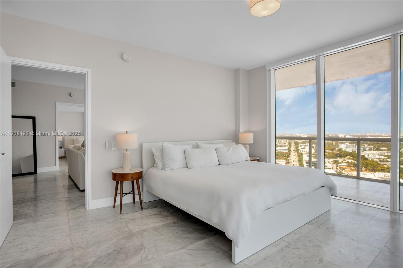 450 Alton Rd #2110, Miami Beach FL 33139
