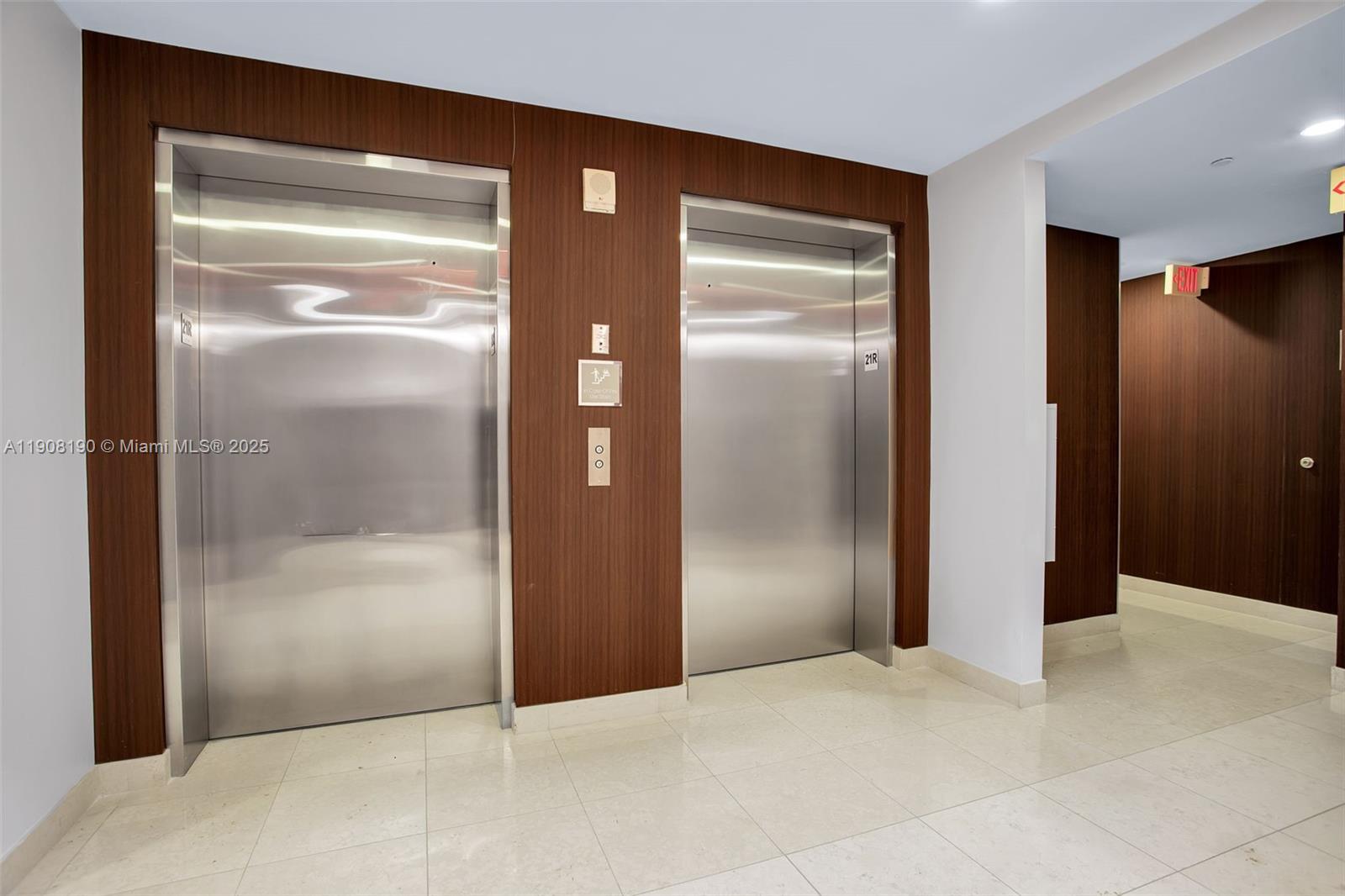 450 Alton Rd #2110, Miami Beach FL 33139
