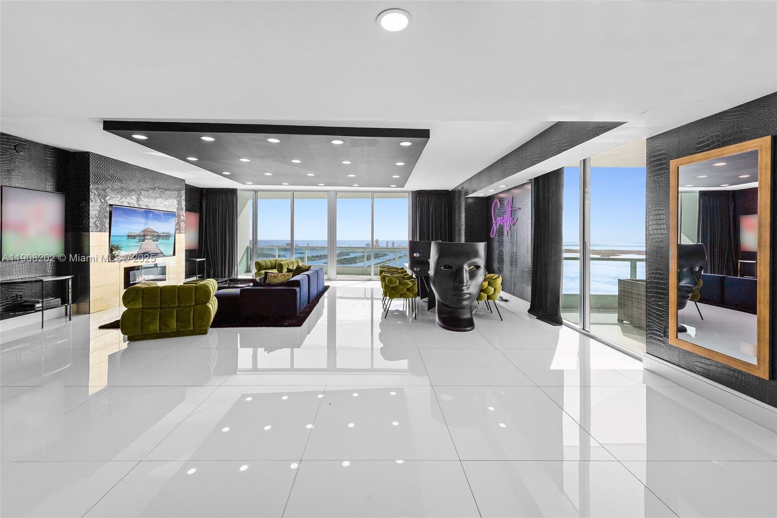 900 Biscayne Blvd #PH6201, Miami FL 33132