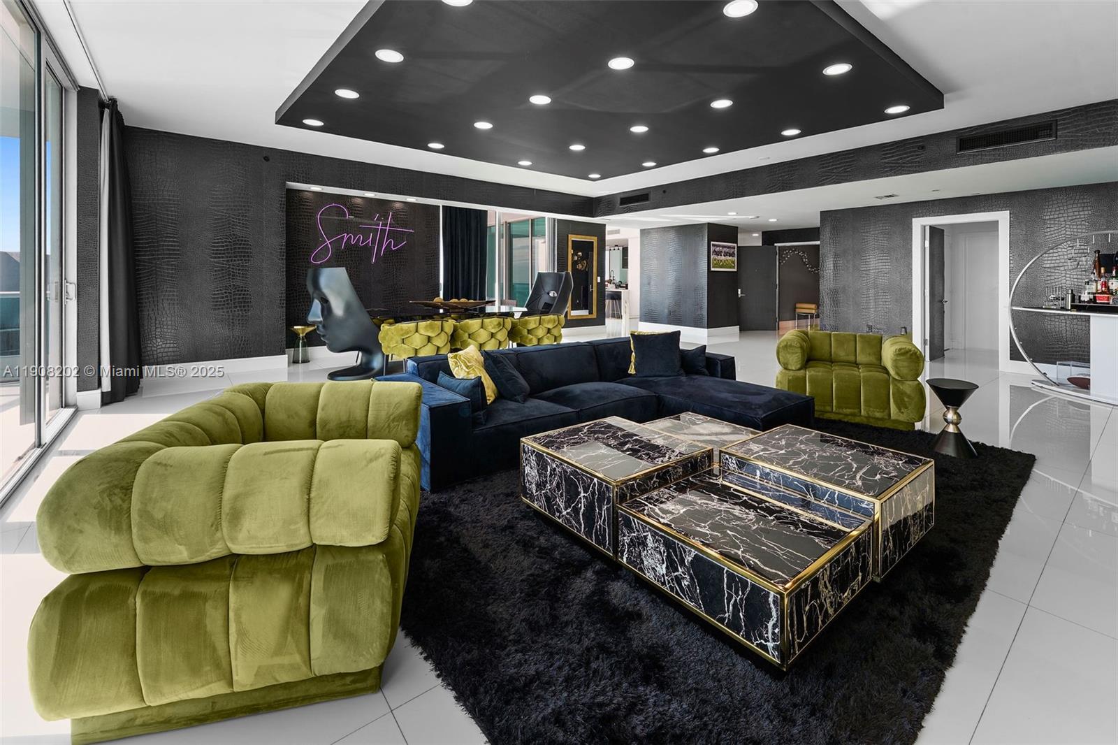 900 Biscayne Blvd #PH6201, Miami FL 33132