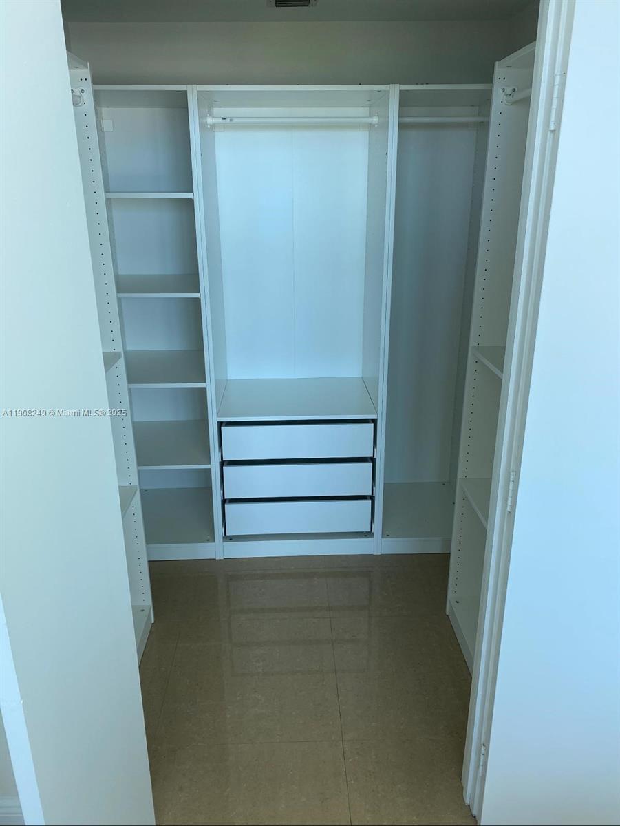Miami FL 33132 - A11908240