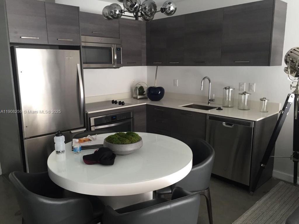 151 SE 1st St #903, Miami FL 33131