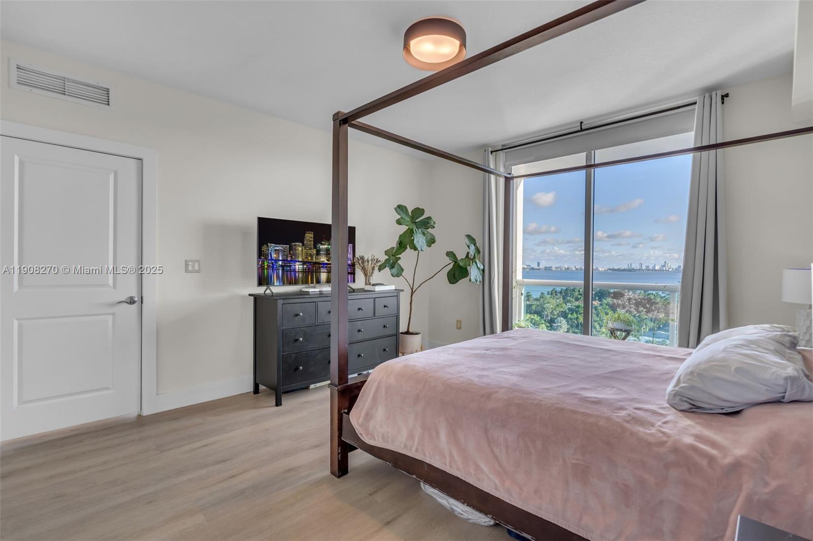 7900 Harbor Island Dr #1525, North Bay Village FL 33141