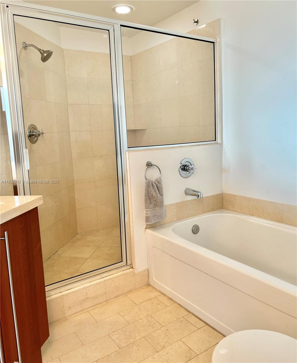 79 SW 12th St #4012-S, Miami FL 33130