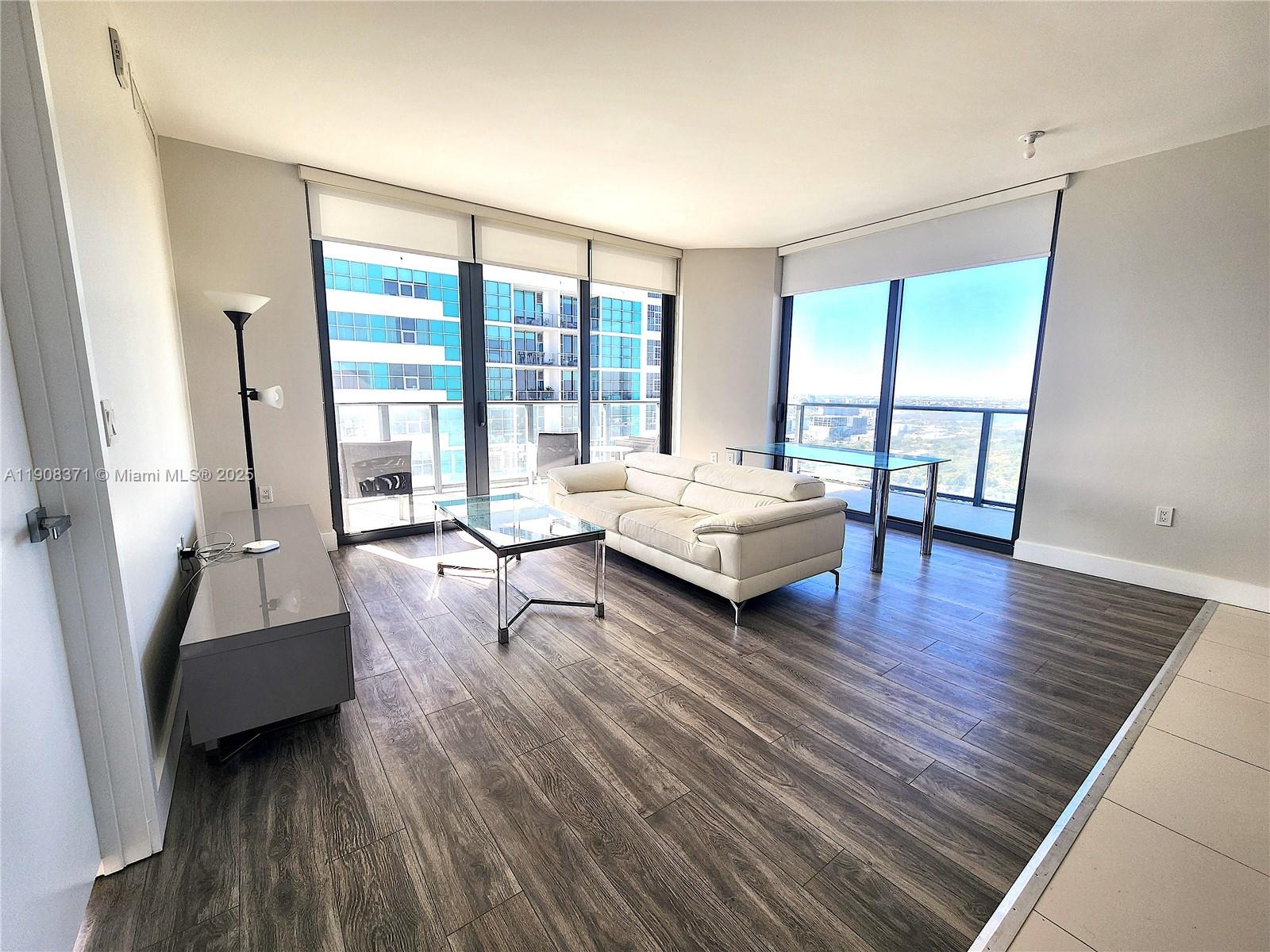 121 NE 34th St #2901, Miami FL 33137