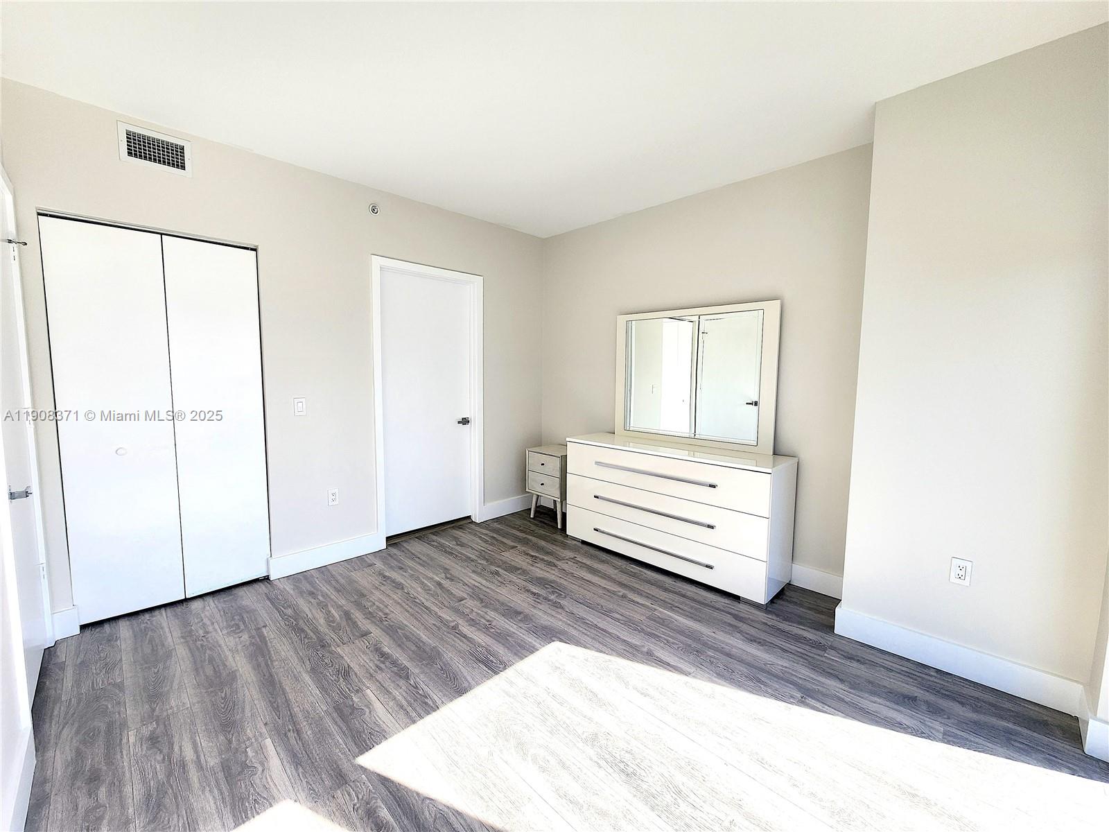 121 NE 34th St #2901, Miami FL 33137
