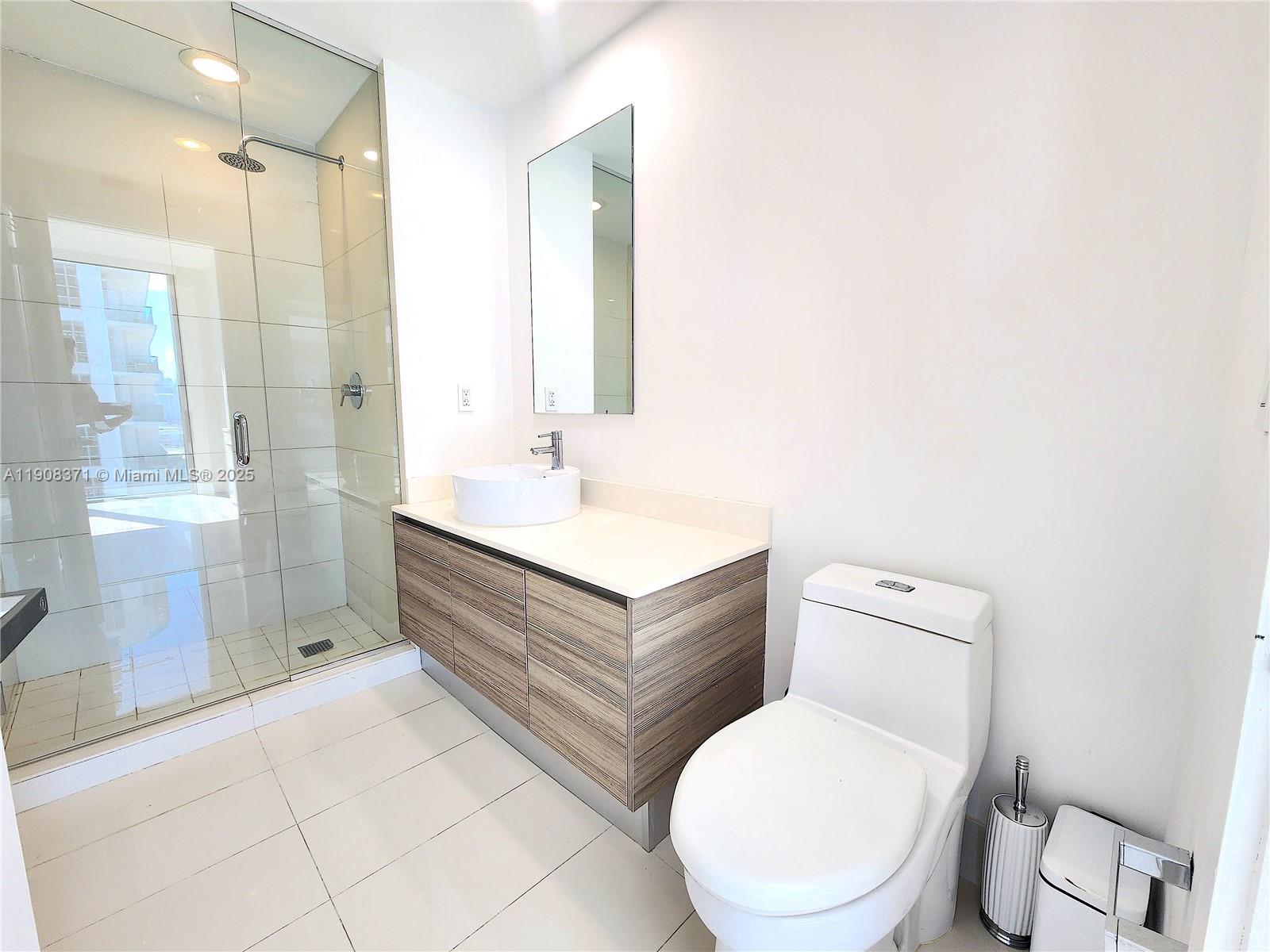 121 NE 34th St #2901, Miami FL 33137