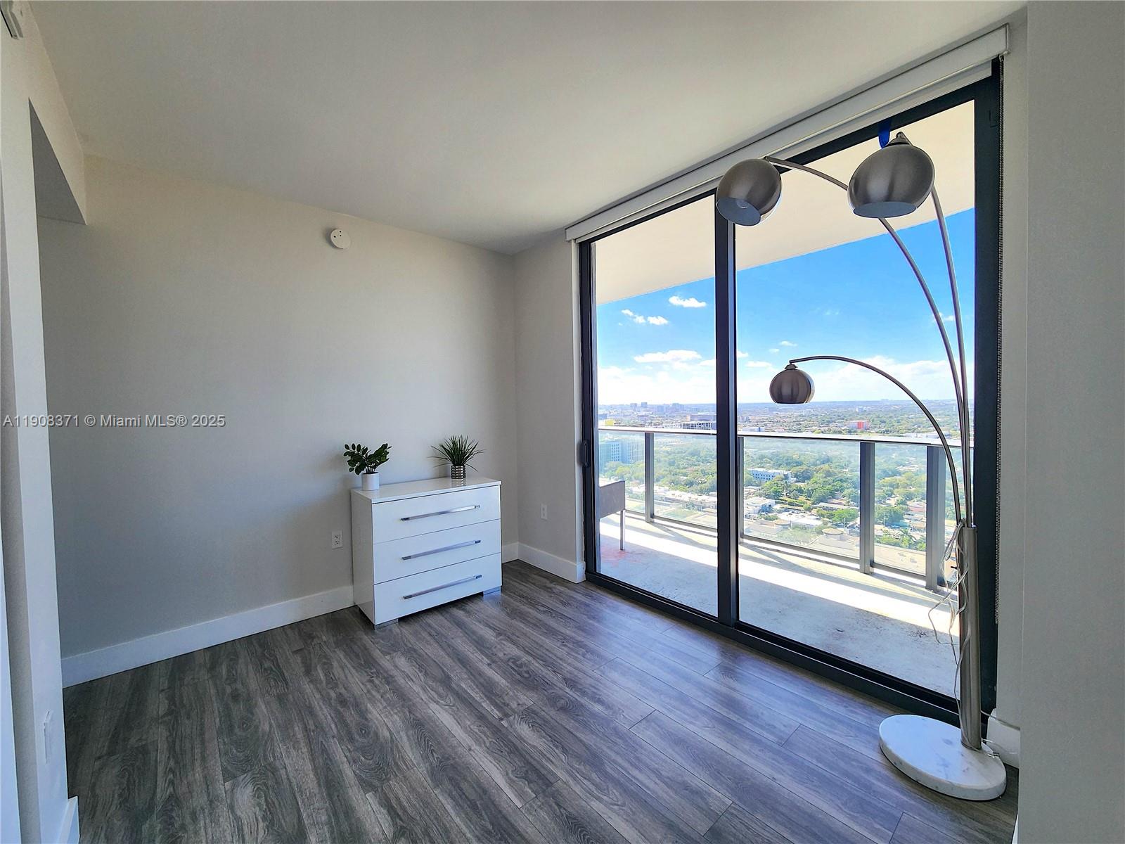 121 NE 34th St #2901, Miami FL 33137