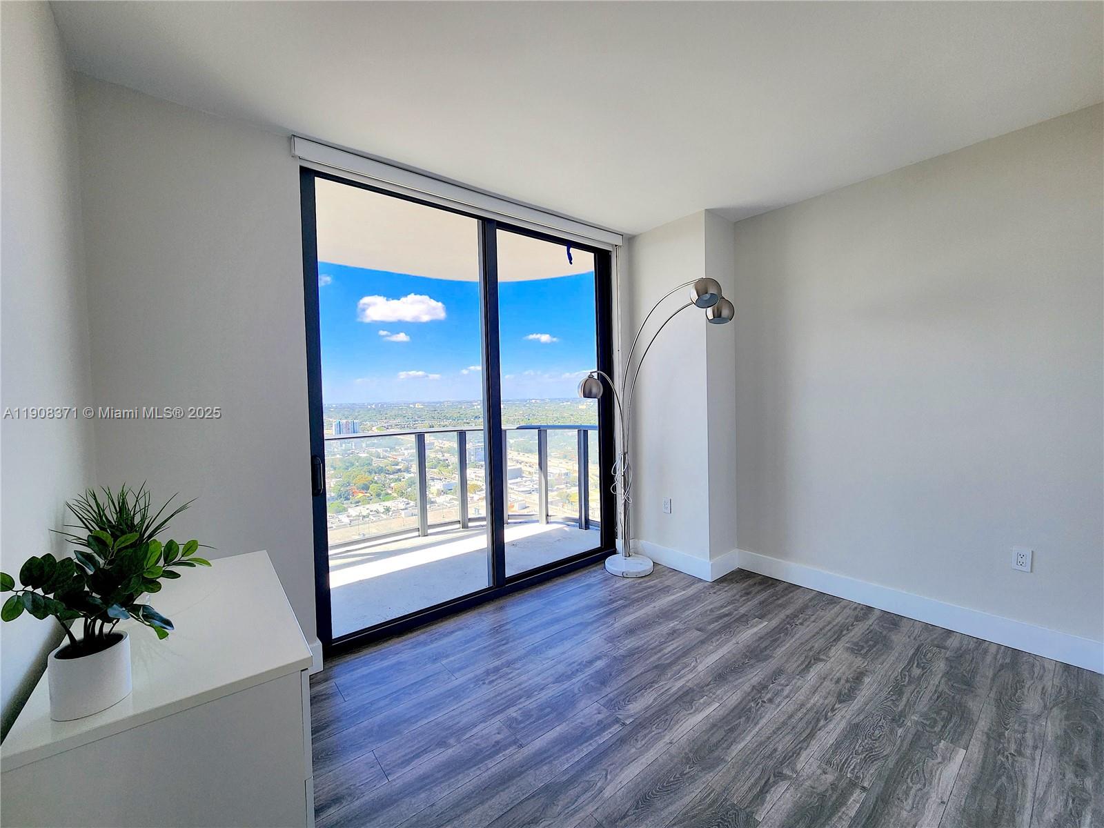 121 NE 34th St #2901, Miami FL 33137
