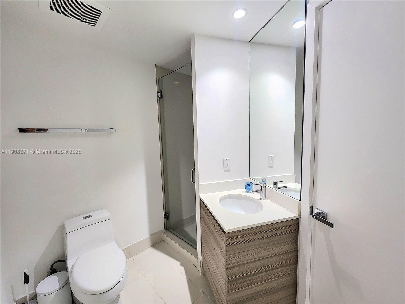 121 NE 34th St #2901, Miami FL 33137