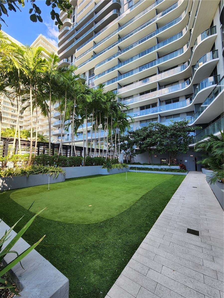 121 NE 34th St #2901, Miami FL 33137