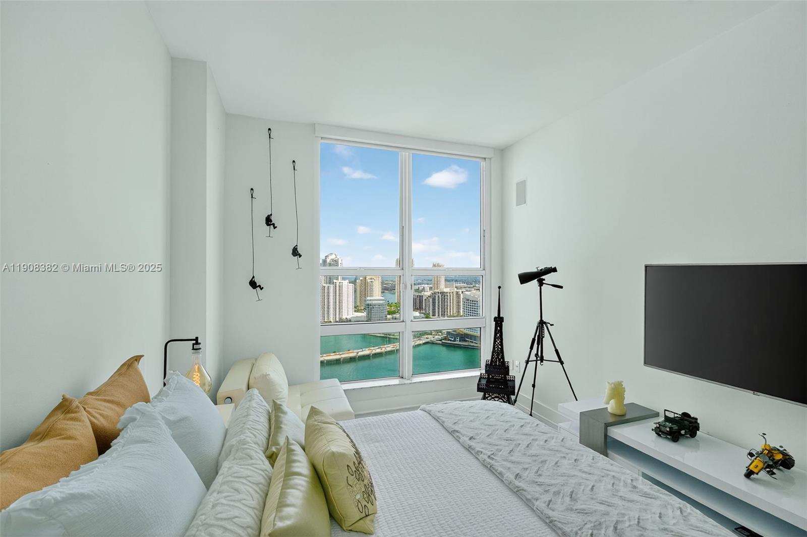 1155 Brickell Bay Dr #PH210, Miami FL 33131