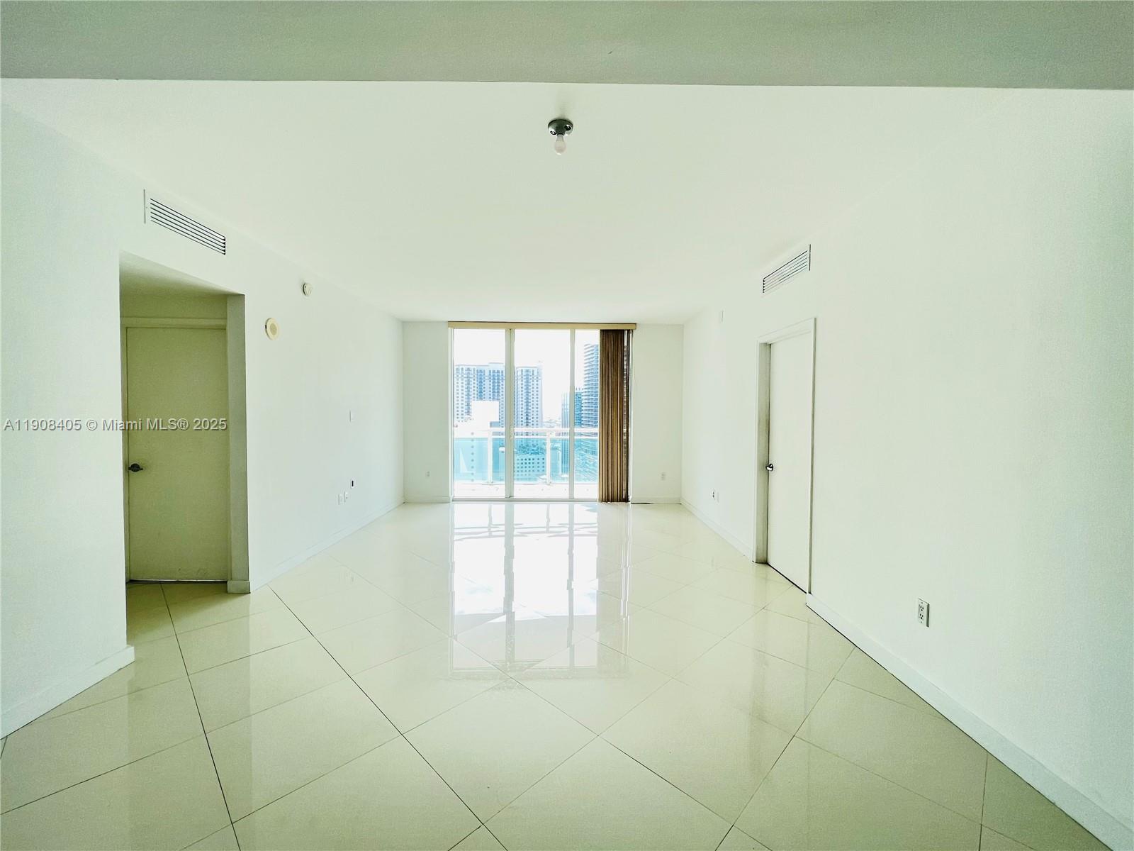 951 Brickell Ave #2407, Miami FL 33131