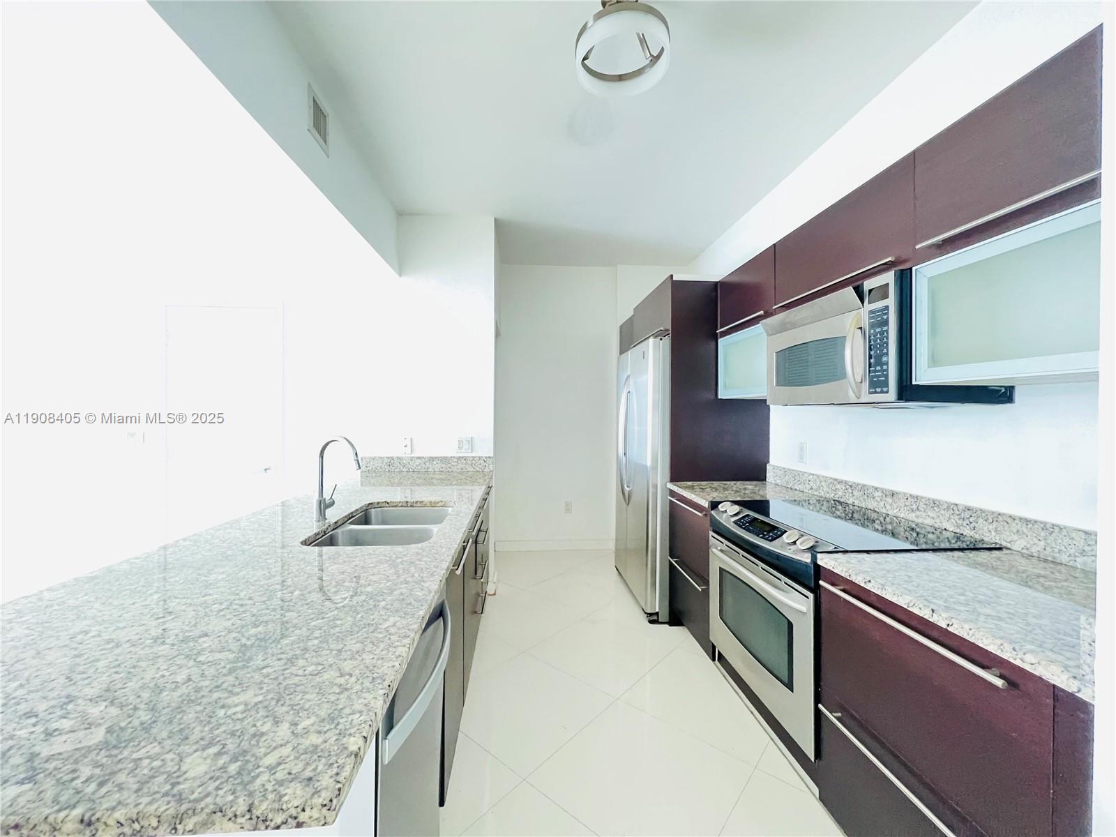 951 Brickell Ave #2407, Miami FL 33131