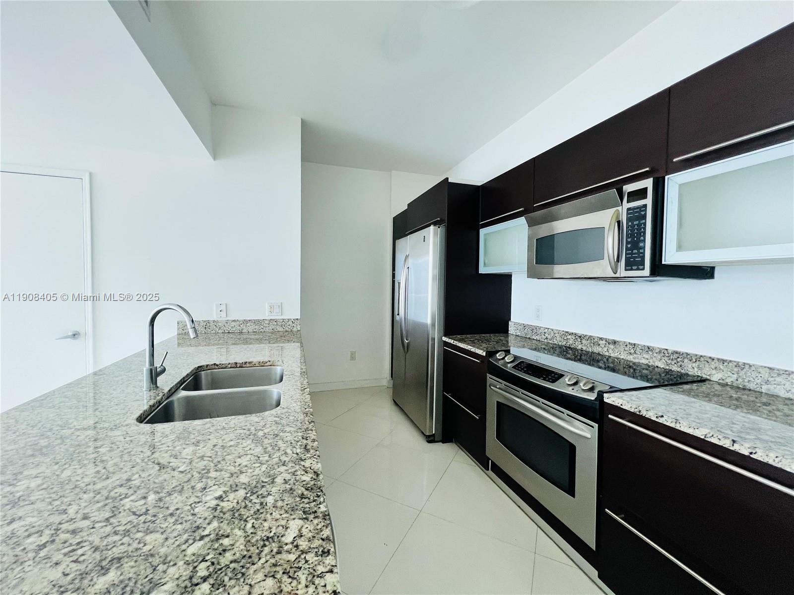 951 Brickell Ave #2407, Miami FL 33131