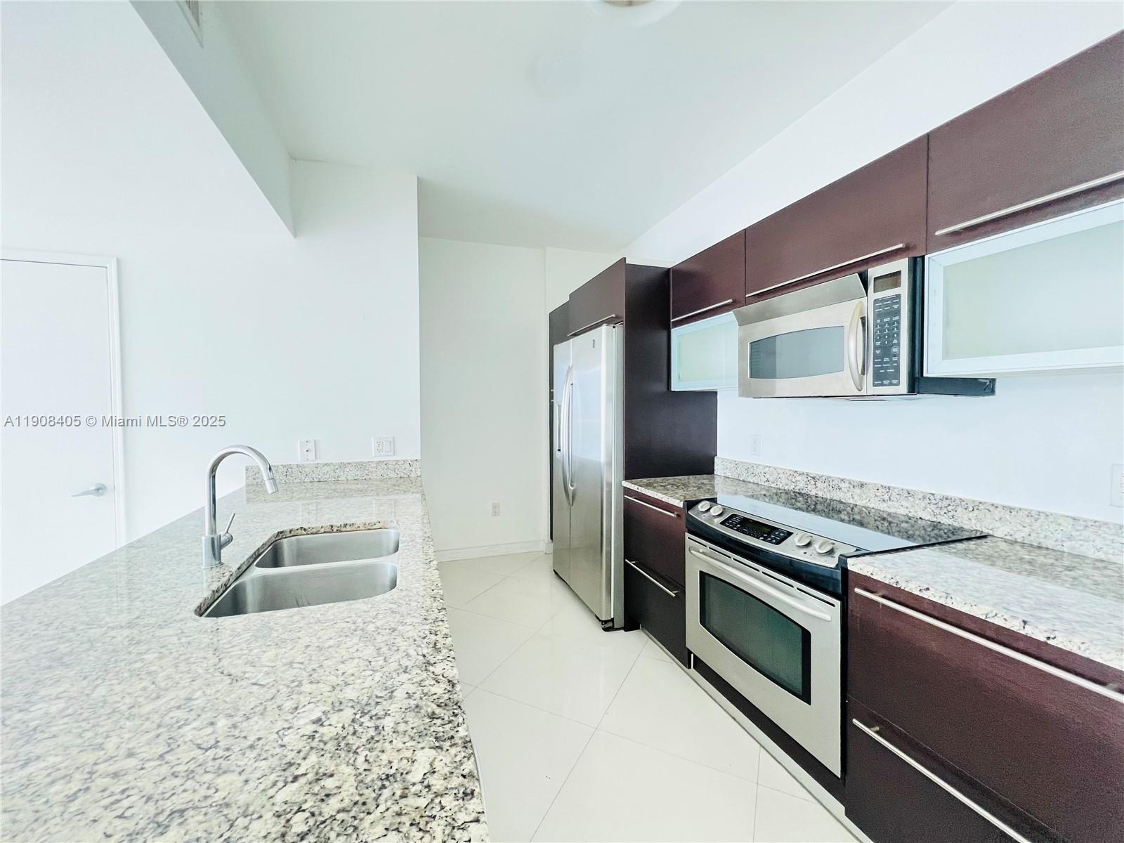 951 Brickell Ave #2407, Miami FL 33131