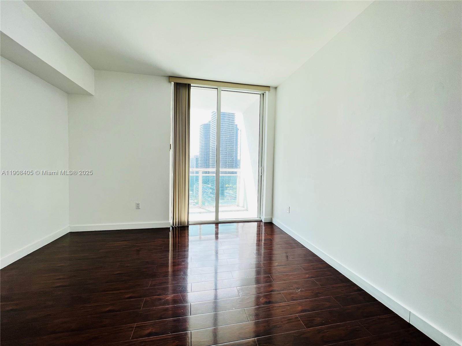 951 Brickell Ave #2407, Miami FL 33131
