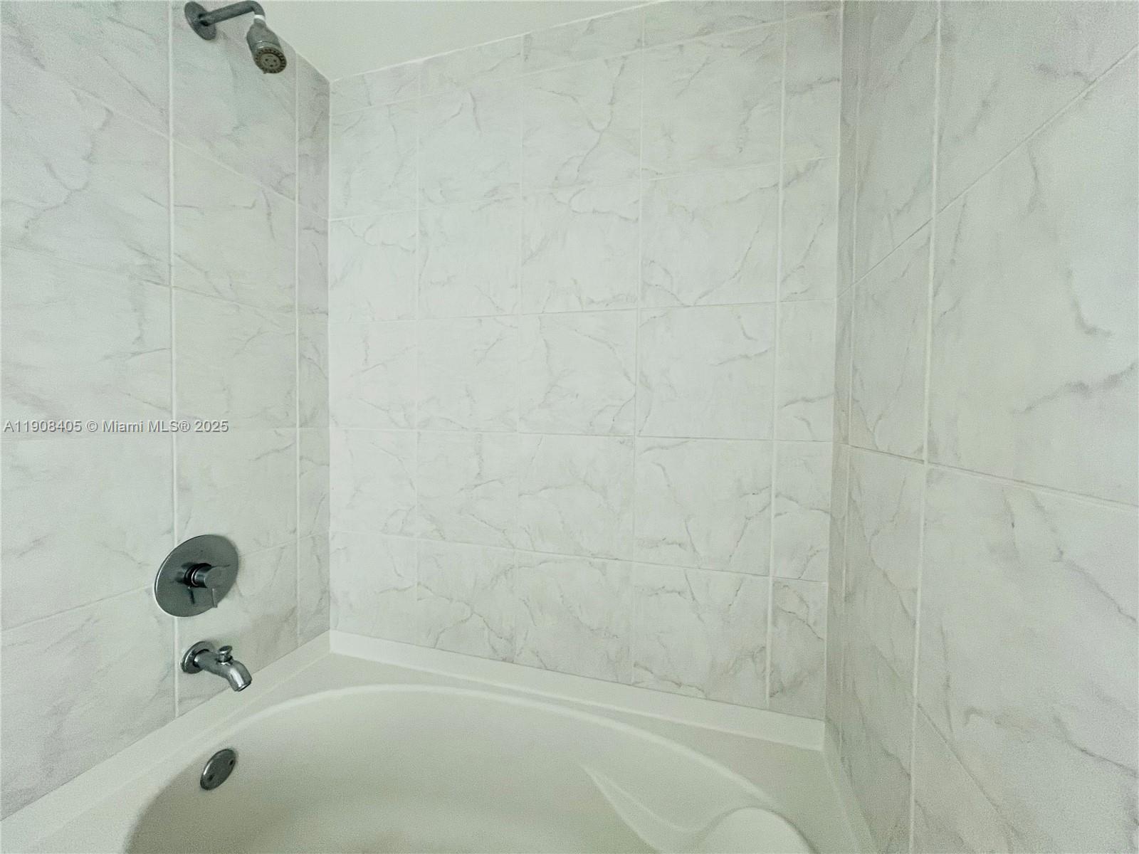 951 Brickell Ave #2407, Miami FL 33131
