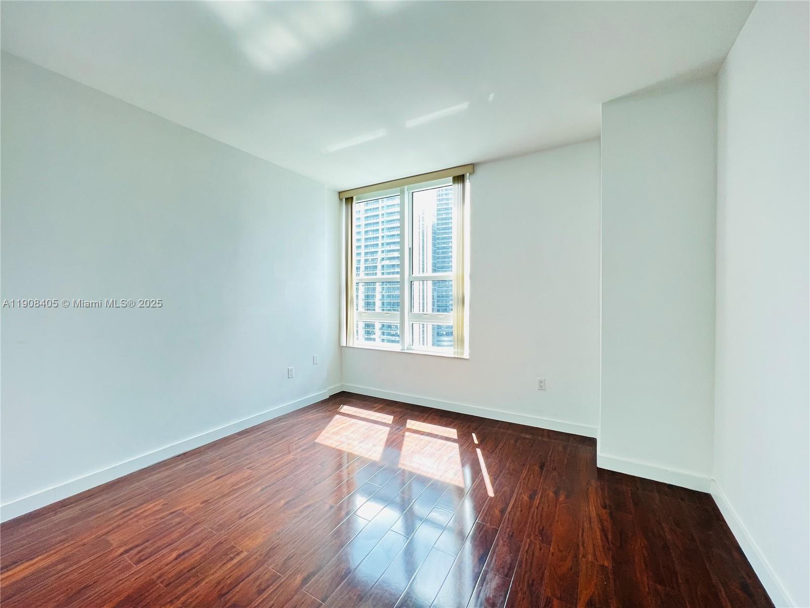 951 Brickell Ave #2407, Miami FL 33131