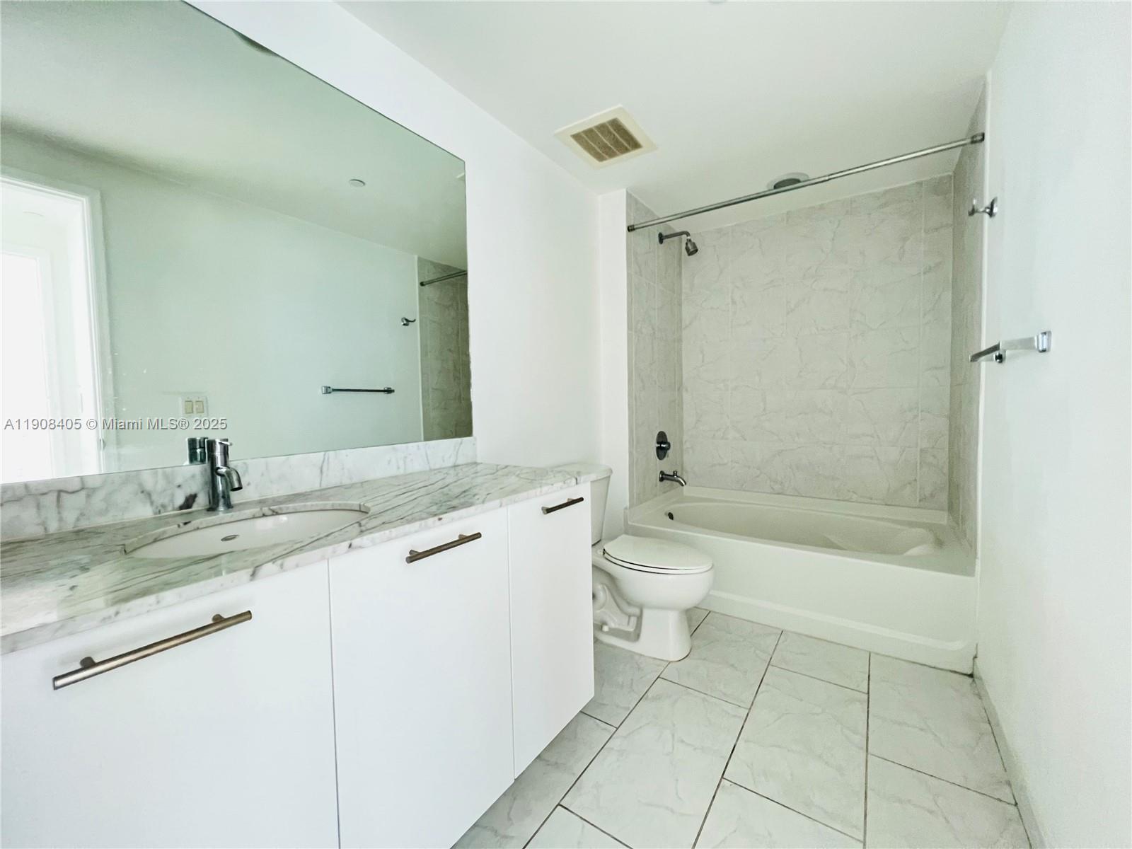 951 Brickell Ave #2407, Miami FL 33131