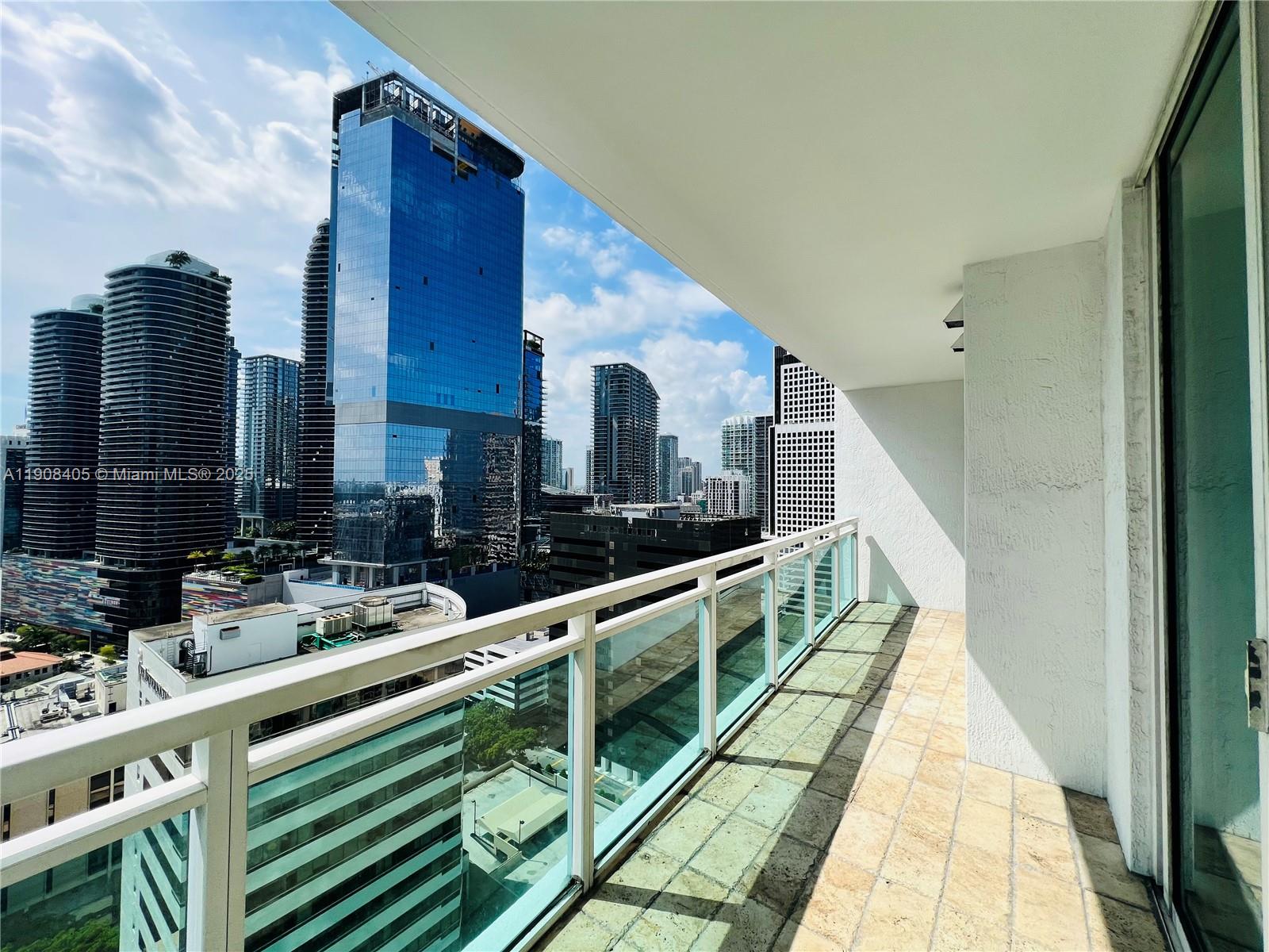 951 Brickell Ave #2407, Miami FL 33131