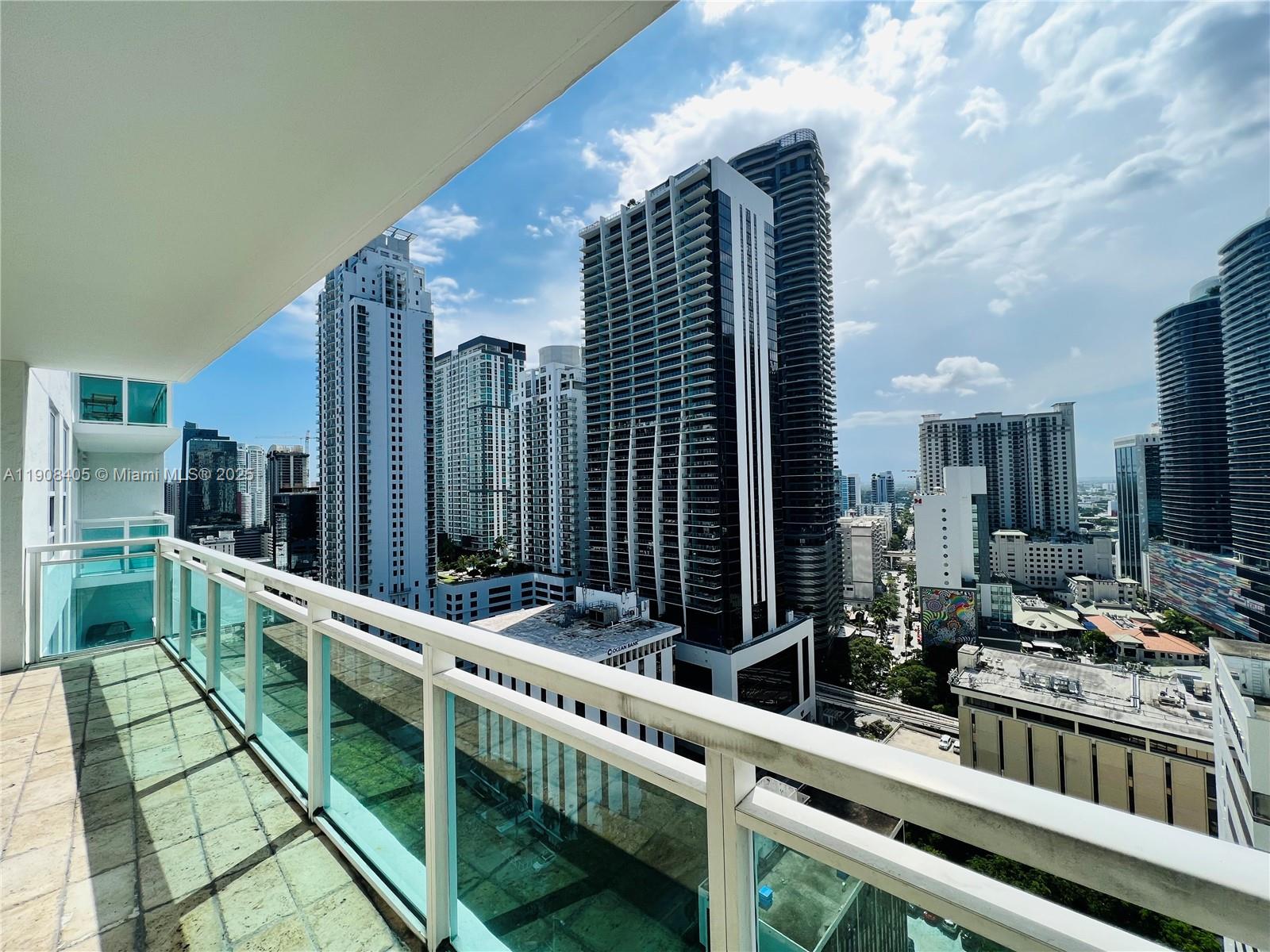 951 Brickell Ave #2407, Miami FL 33131
