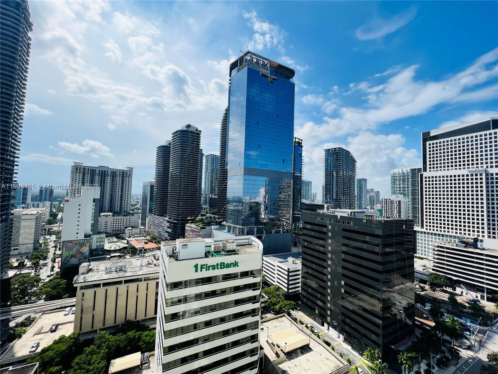 951 Brickell Ave #2407, Miami FL 33131