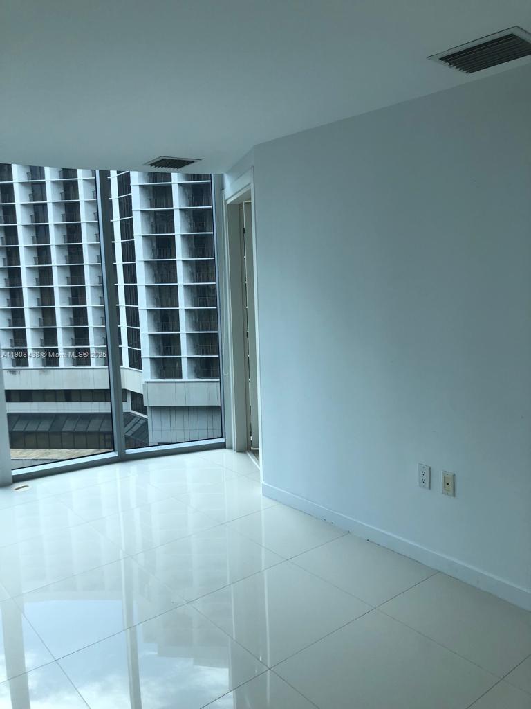 200 Biscayne Boulevard Way #902, Miami FL 33131