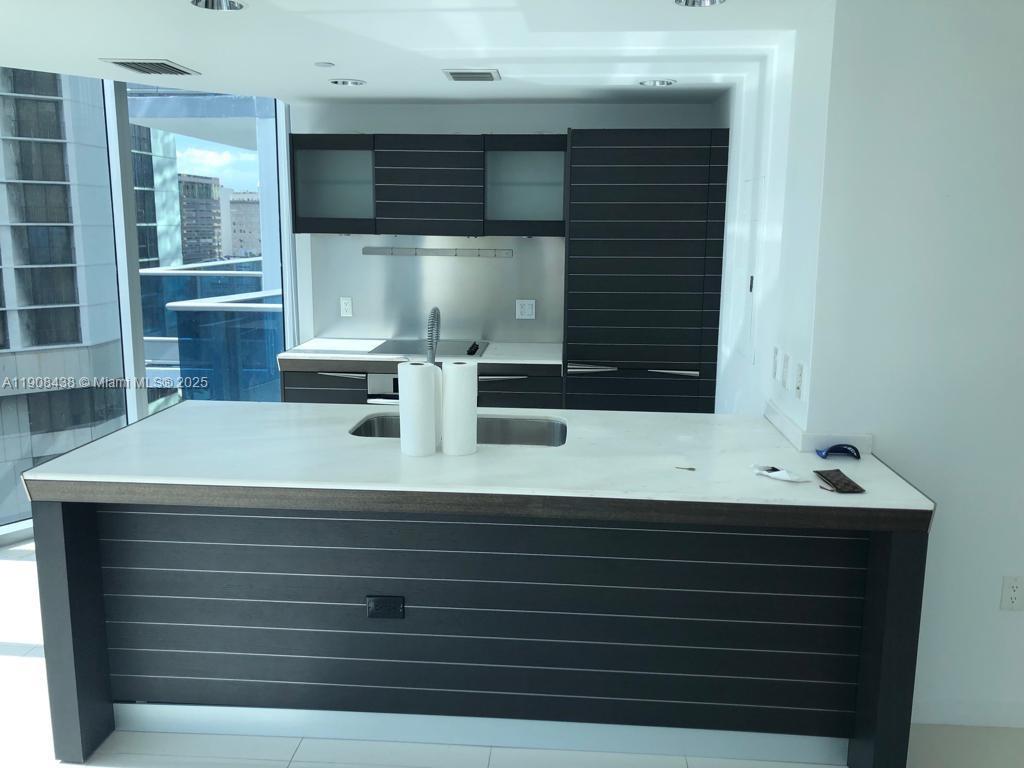 200 Biscayne Boulevard Way #902, Miami FL 33131