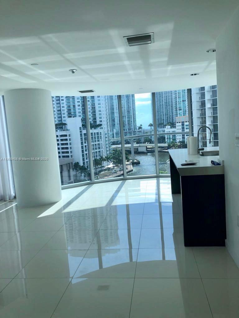 200 Biscayne Boulevard Way #902, Miami FL 33131