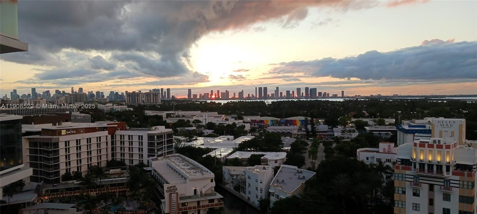 2401 Collins Ave #1708, Miami Beach FL 33140