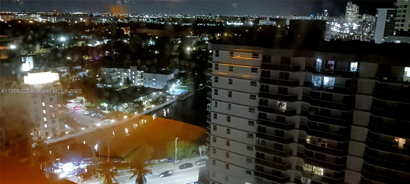 2401 Collins Ave #1708, Miami Beach FL 33140