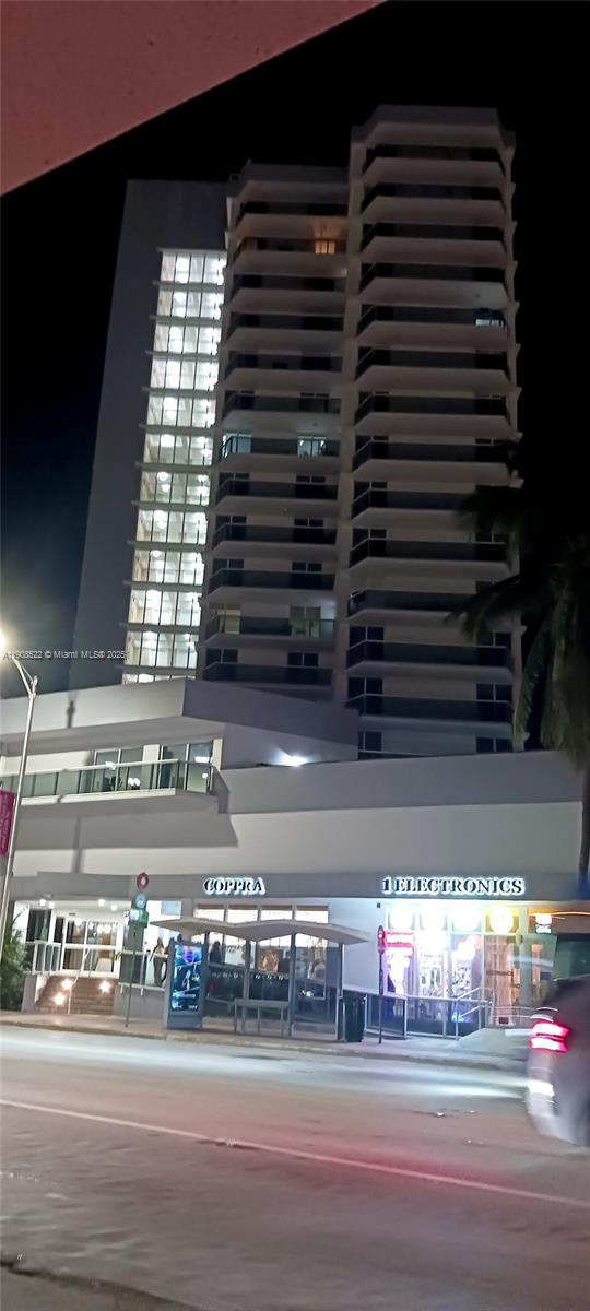 2401 Collins Ave #1708, Miami Beach FL 33140