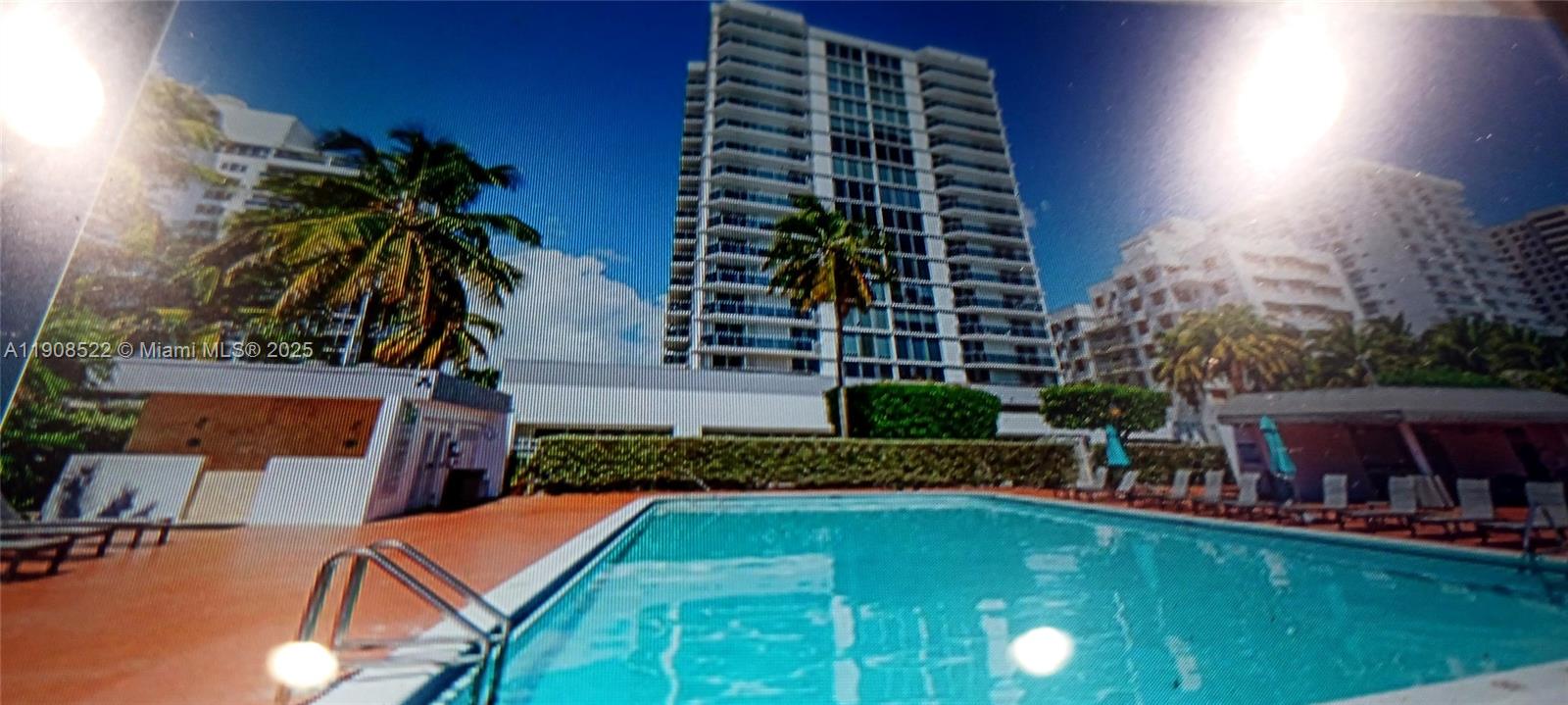 2401 Collins Ave #1708, Miami Beach FL 33140