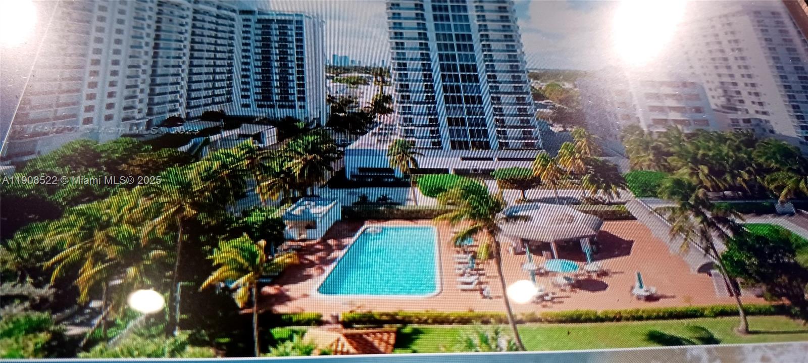 2401 Collins Ave #1708, Miami Beach FL 33140
