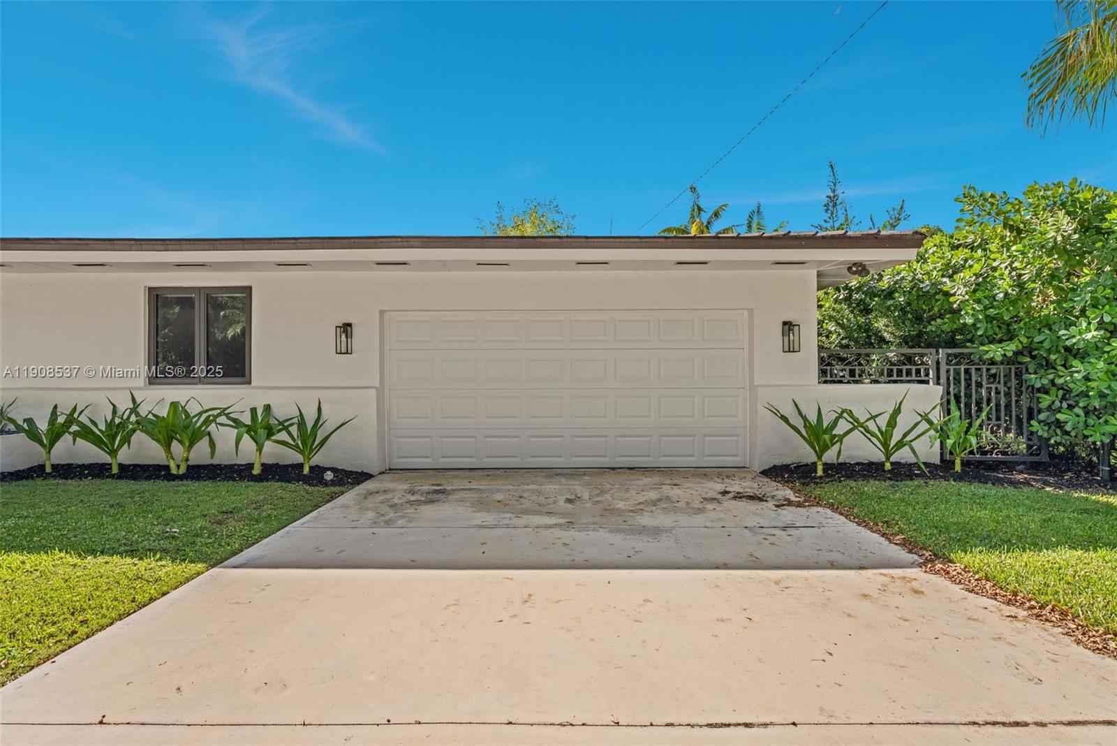 1460 Campamento Ave, Coral Gables FL 33156