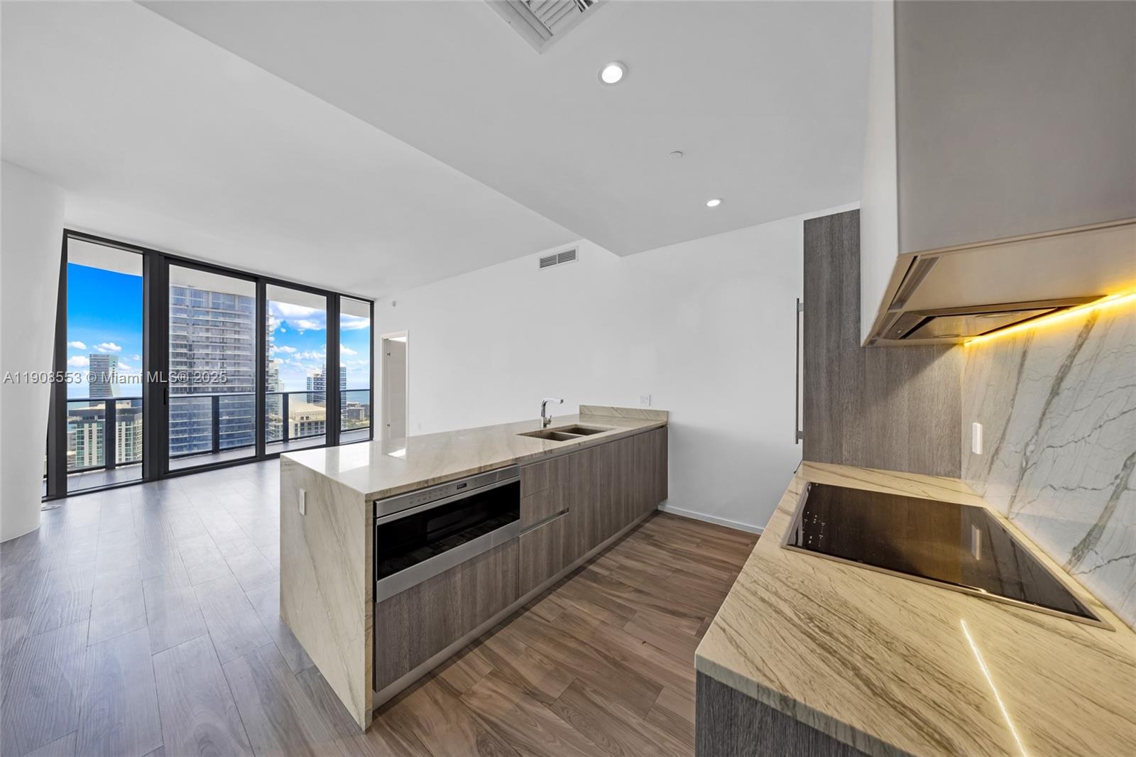 801 S Miami Ave #5204, Miami FL 33130