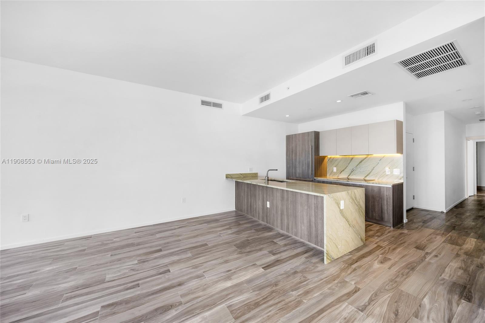 801 S Miami Ave #5204, Miami FL 33130