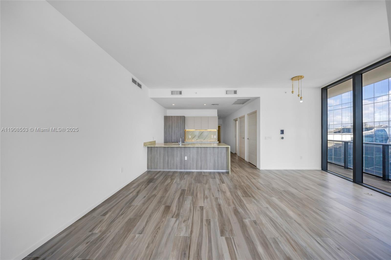 801 S Miami Ave #5204, Miami FL 33130
