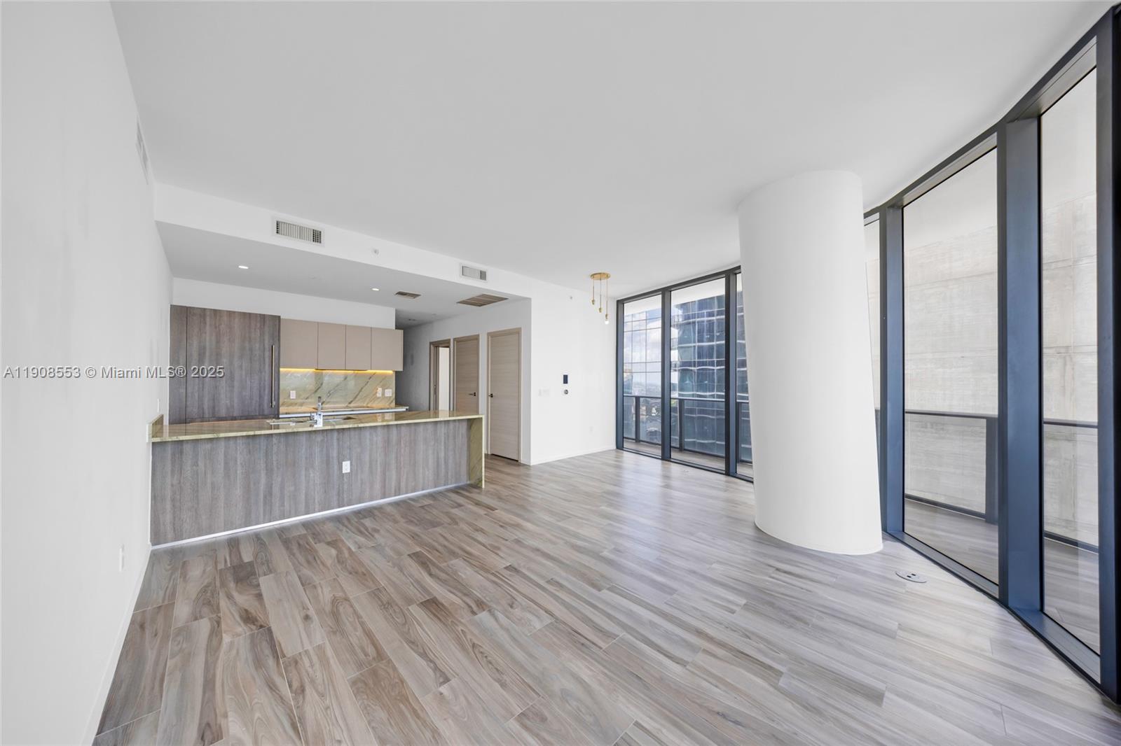 801 S Miami Ave #5204, Miami FL 33130
