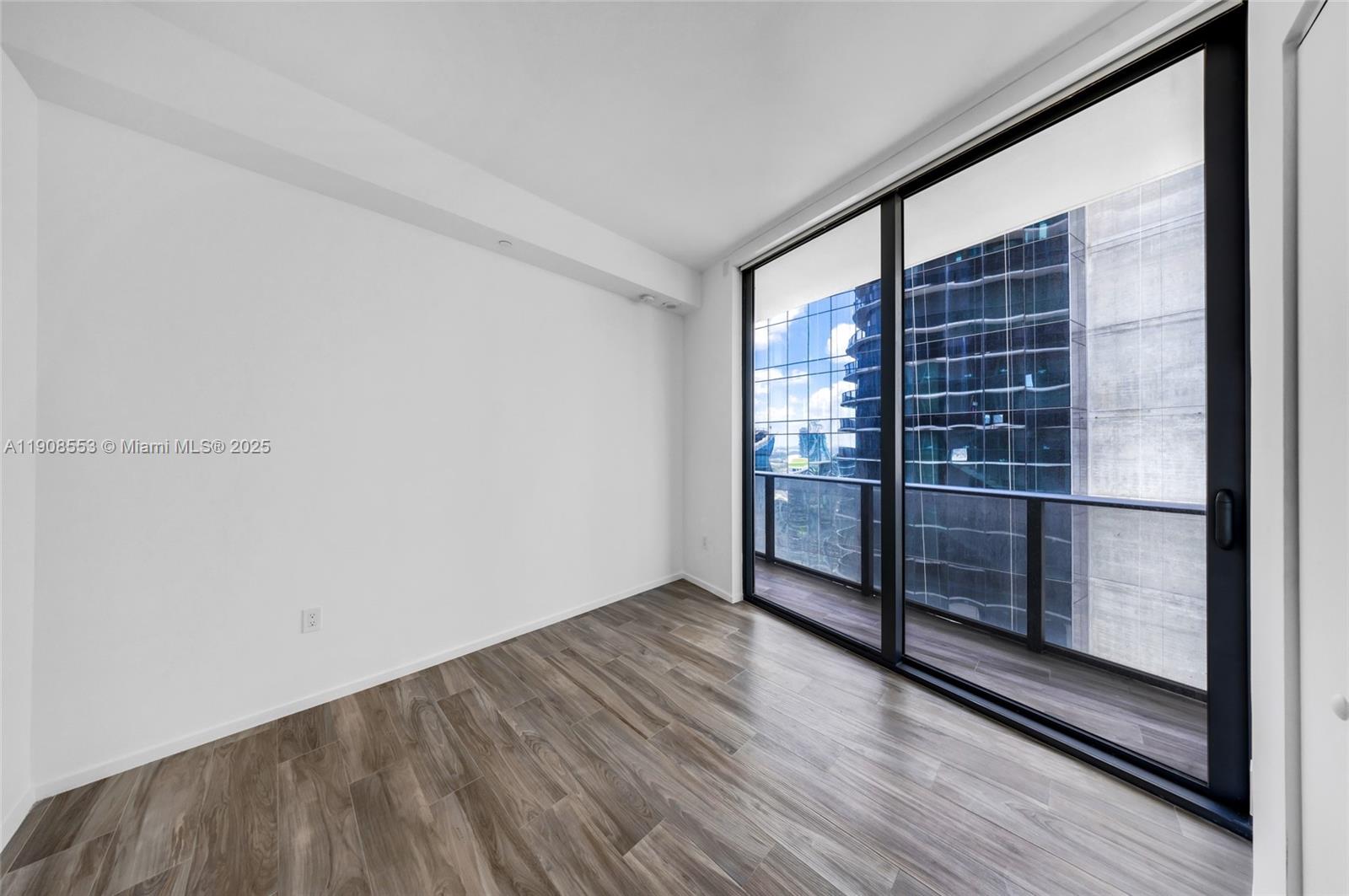 801 S Miami Ave #5204, Miami FL 33130