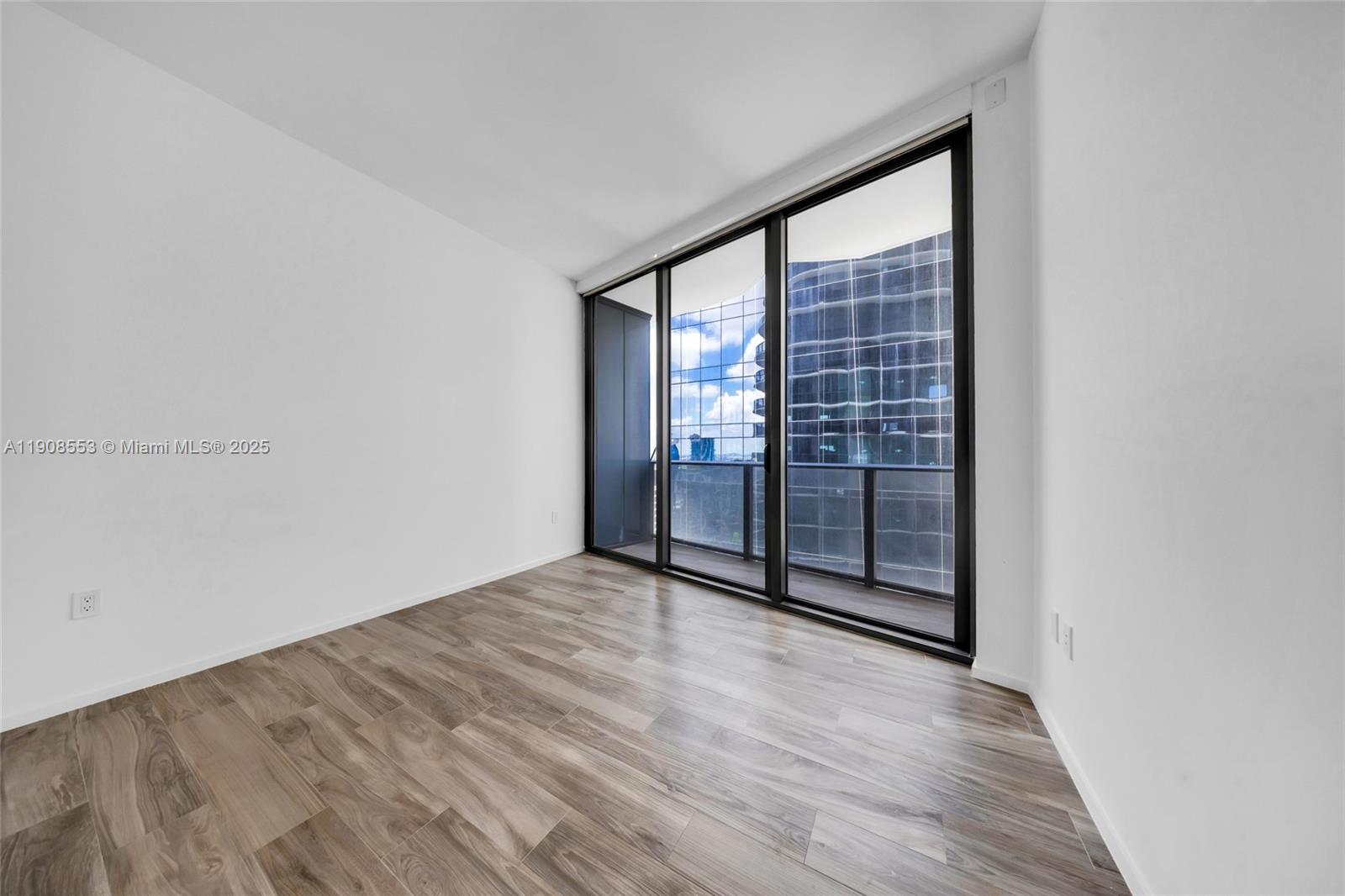 801 S Miami Ave #5204, Miami FL 33130