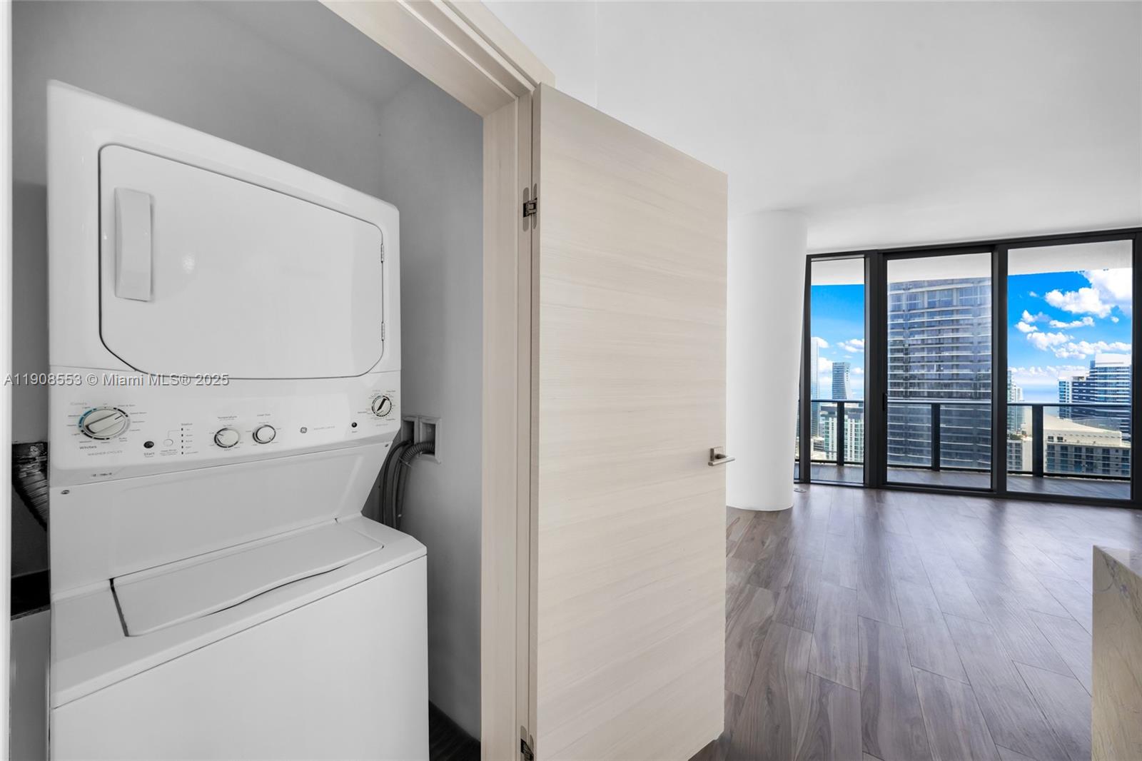 801 S Miami Ave #5204, Miami FL 33130